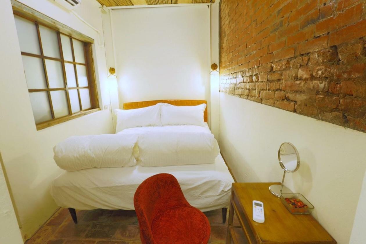 台南赤崁月樓tainan Moon House Inn Esterno foto